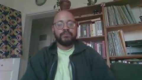 Snapshot of guy_wood15 chatting on 10.30.25 guy_wood15 online show from 10.30.25