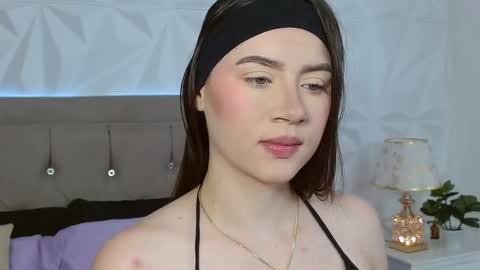 Gwen Drew online show from 11.16.25