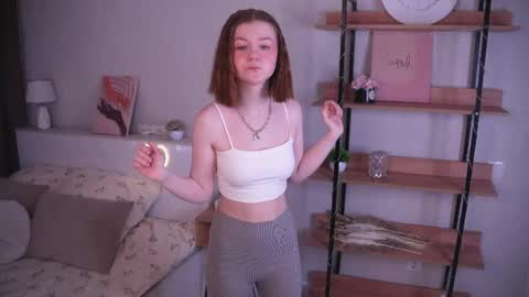 Snapshot of gwendatortoriello chatting on 04.29.26 Hello everyone Im May online show from 04.29.26