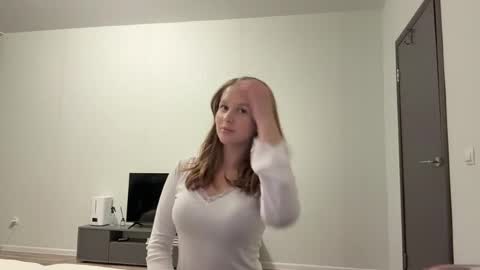 Snapshot of gwendolynnn chatting on 06.01.26 Mia online show from 06.01.26