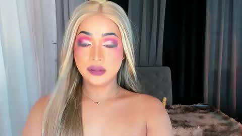 Call me Miss Gwen online show from 10.15.25