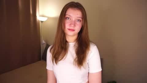 Snapshot of gwennielove chatting on 05.06.26 Molly online show from 05.06.26