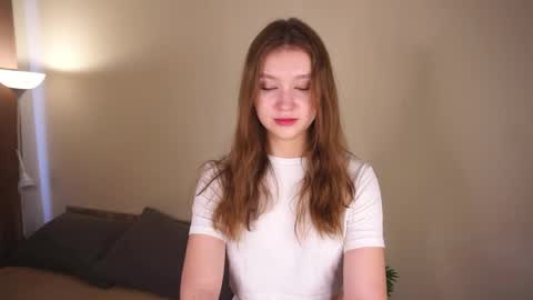 Snapshot of gwennielove chatting on 05.24.26 Molly online show from 05.24.26