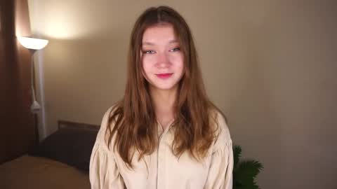 Snapshot of gwennielove chatting on 05.31.26 Molly online show from 05.31.26