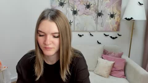 Snapshot of gwensmitt chatting on 11.03.25 gwensmitt online show from 11.03.25