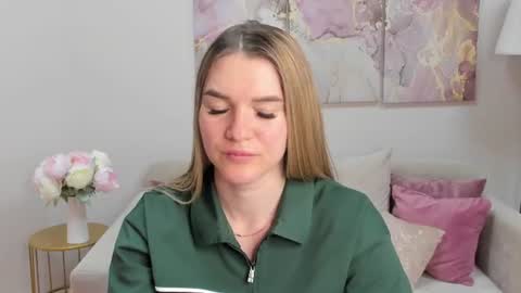 Snapshot of gwensmitt chatting on 06.15.26 gwensmitt online show from 06.15.26