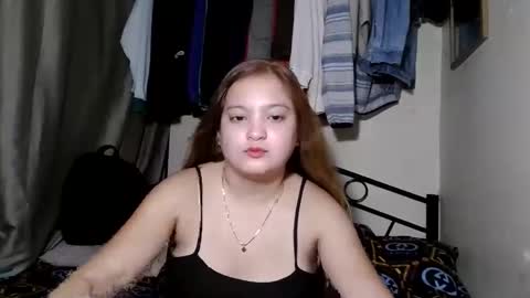 Snapshot of gwyneth2001 chatting on 05.20.26 Im Gwyneth From Philippines pinkheart69 online show from 05.20.26