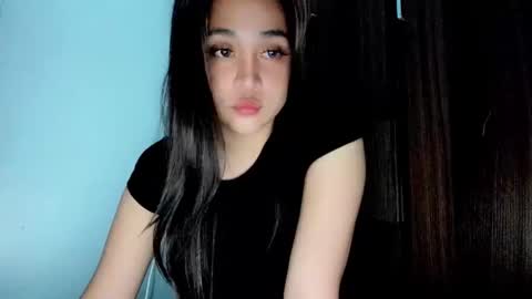 Snapshot of gwynmylove chatting on 11.21.25 Gwyn online show from 11.21.25