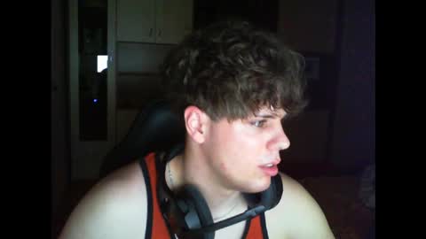 Snapshot of gymguy0505 chatting on 12.15.25 gymguy0505 online show from 12.15.25