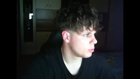 Snapshot of gymguy0505 chatting on 12.22.25 gymguy0505 online show from 12.22.25