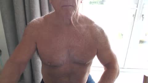 Snapshot of gymguyuk28 chatting on 05.12.26 Gymguy online show from 05.12.26