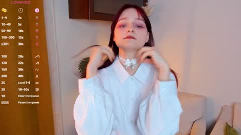 Kelly  Lilly online show from 12.20.25