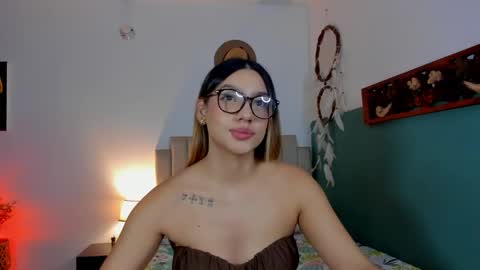 Snapshot of h3y_mia3 chatting on 06.06.26 Paulina online show from 06.06.26