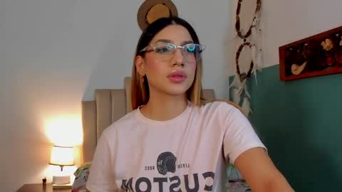 Snapshot of h3y_mia3 chatting on 06.06.26 Paulina online show from 06.06.26