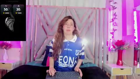 Snapshot of hada_russo chatting on 06.17.26 hada online show from 06.17.26