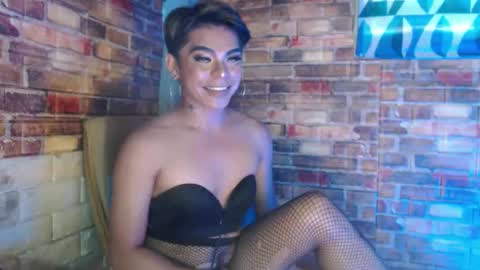 Snapshot of hadasam26 chatting on 01.05.25 SAM online show from 01.05.25