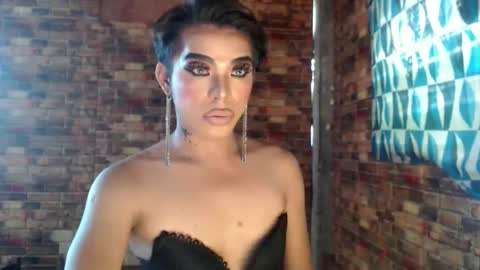 Snapshot of hadasam26 chatting on 10.12.25 SAM online show from 10.12.25