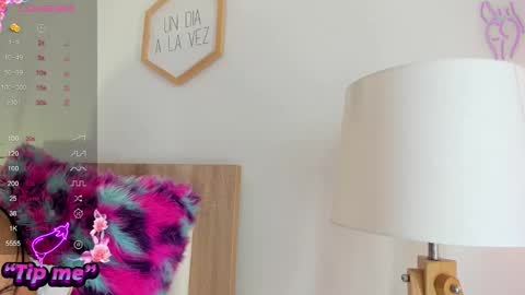 Hadid online show from 11.20.25