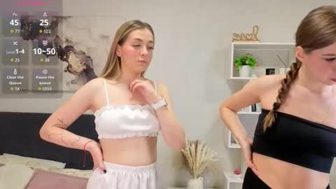 Snapshot of hadleynichols chatting on 09.23.25 Hi Im Rebecca Glad to see you in my room  PVT is open online show from 09.23.25