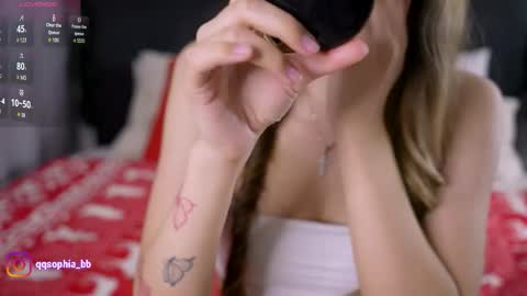 Snapshot of hadleynichols chatting on 12.20.25 Hi Im Rebecca Glad to see you in my room PVT is open online show from 12.20.25