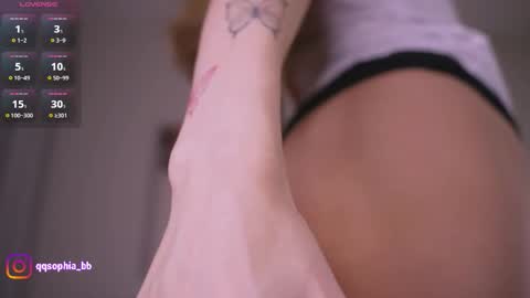 Snapshot of hadleynichols chatting on 12.23.25 Hi Im Rebecca Glad to see you in my room PVT is open online show from 12.23.25