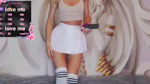 Snapshot of hailey_peach chatting on 05.06.26 HaileyPeach online show from 05.06.26