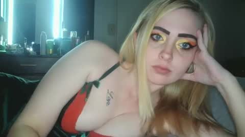 Hailey and d online show from 12.22.24