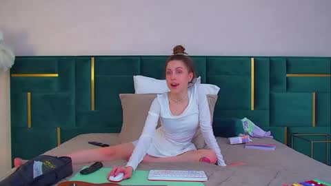 Snapshot of haileyarden chatting on 07.14.26 Hailey online show from 07.14.26
