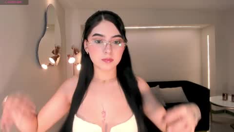 Snapshot of haileyross_ chatting on 05.22.26 Hailey online show from 05.22.26