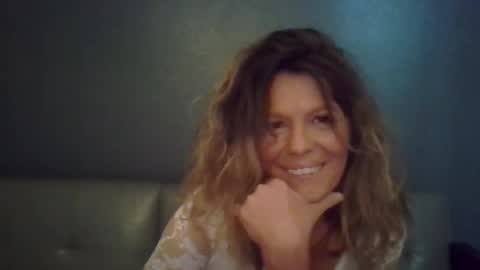 Hailey online show from 10.23.25