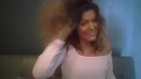 Hailey online show from 11.05.25