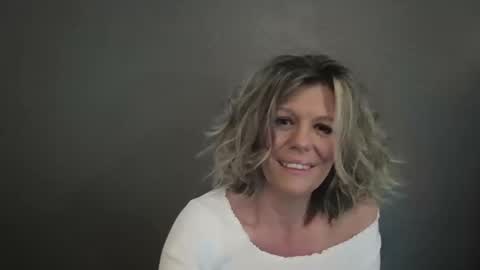 Hailey online show from 04.05.26