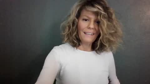 Snapshot of haileys123 chatting on 06.12.26 Hailey online show from 06.12.26