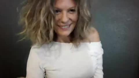 Snapshot of haileys123 chatting on 07.28.26 Hailey online show from 07.28.26