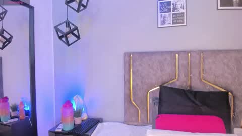 haileystonei online show from 02.10.26