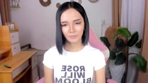 Snapshot of hailyourqueenofsatisfaction chatting on 04.17.26 Haily online show from 04.17.26