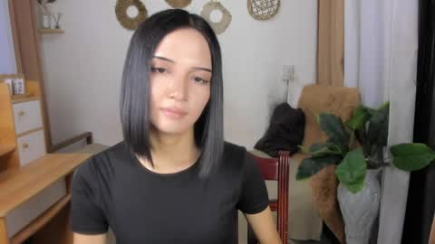 Snapshot of hailyourqueenofsatisfaction chatting on 04.25.26 Haily online show from 04.25.26