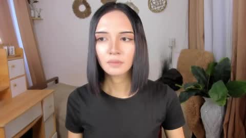 Snapshot of hailyourqueenofsatisfaction chatting on 04.26.26 Haily online show from 04.26.26