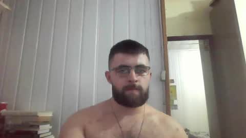 Snapshot of hairy_man_69_ chatting on 01.03.25 horny online show from 01.03.25