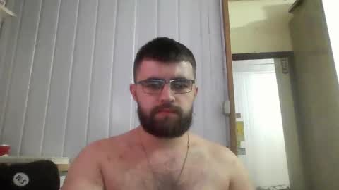 Snapshot of hairy_man_69_ chatting on 01.11.25 horny online show from 01.11.25