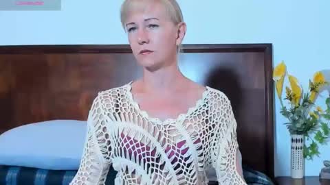 Snapshot of hairy_mommy chatting on 03.12.25 Christine - online show from 03.12.25