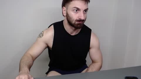 Snapshot of hairy_superman chatting on 04.05.26 hairy_superman online show from 04.05.26
