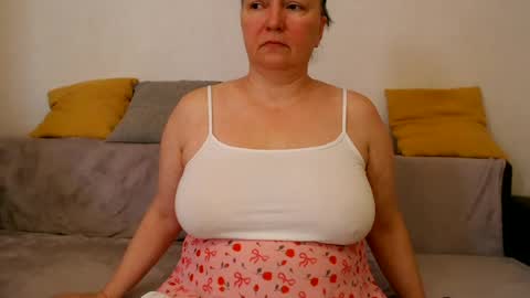 Snapshot of hairy_vi chatting on 06.23.26 hairy vicky online show from 06.23.26