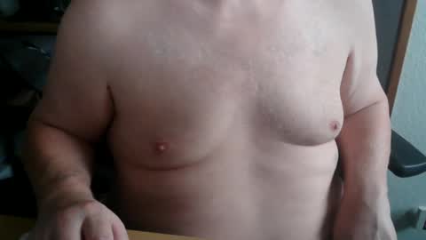 hairyarmpit_lover_1970 online show from 10.24.25