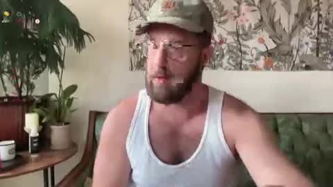 Snapshot of hairyfitguy444 chatting on 11.04.25 Harry Fit Big Bro Dad Sir online show from 11.04.25