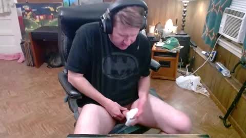 Snapshot of hairyoldperv chatting on 10.09.25 Justin online show from 10.09.25