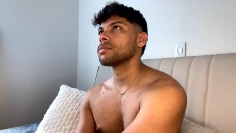 Independent       model  online show from 03.03.25