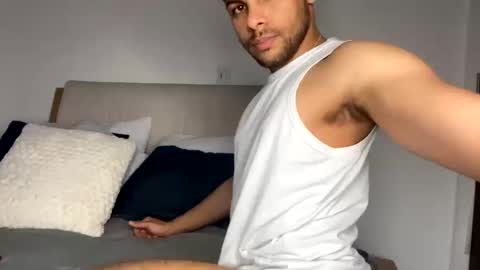 Independent       model  online show from 03.10.25