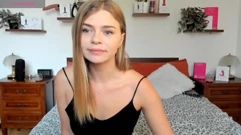 Snapshot of haleyreedme chatting on 10.26.25 Haley online show from 10.26.25