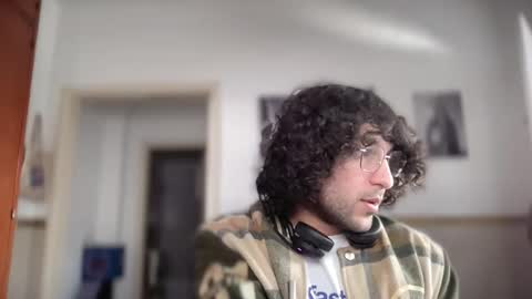 Snapshot of halfblood18 chatting on 10.29.25 halfblood18 online show from 10.29.25